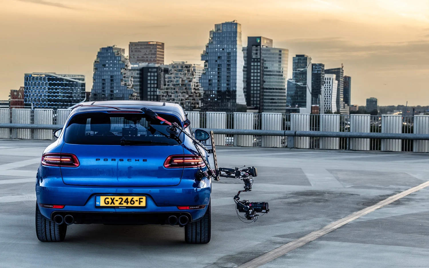 Storm Visual Solutions - Hi speed filming car