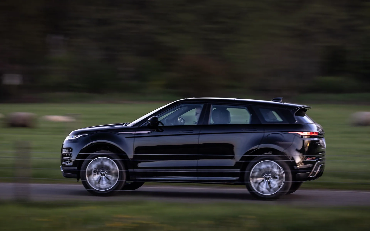 Range Rover envoque